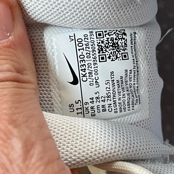 Nike - Picture 4 of 9